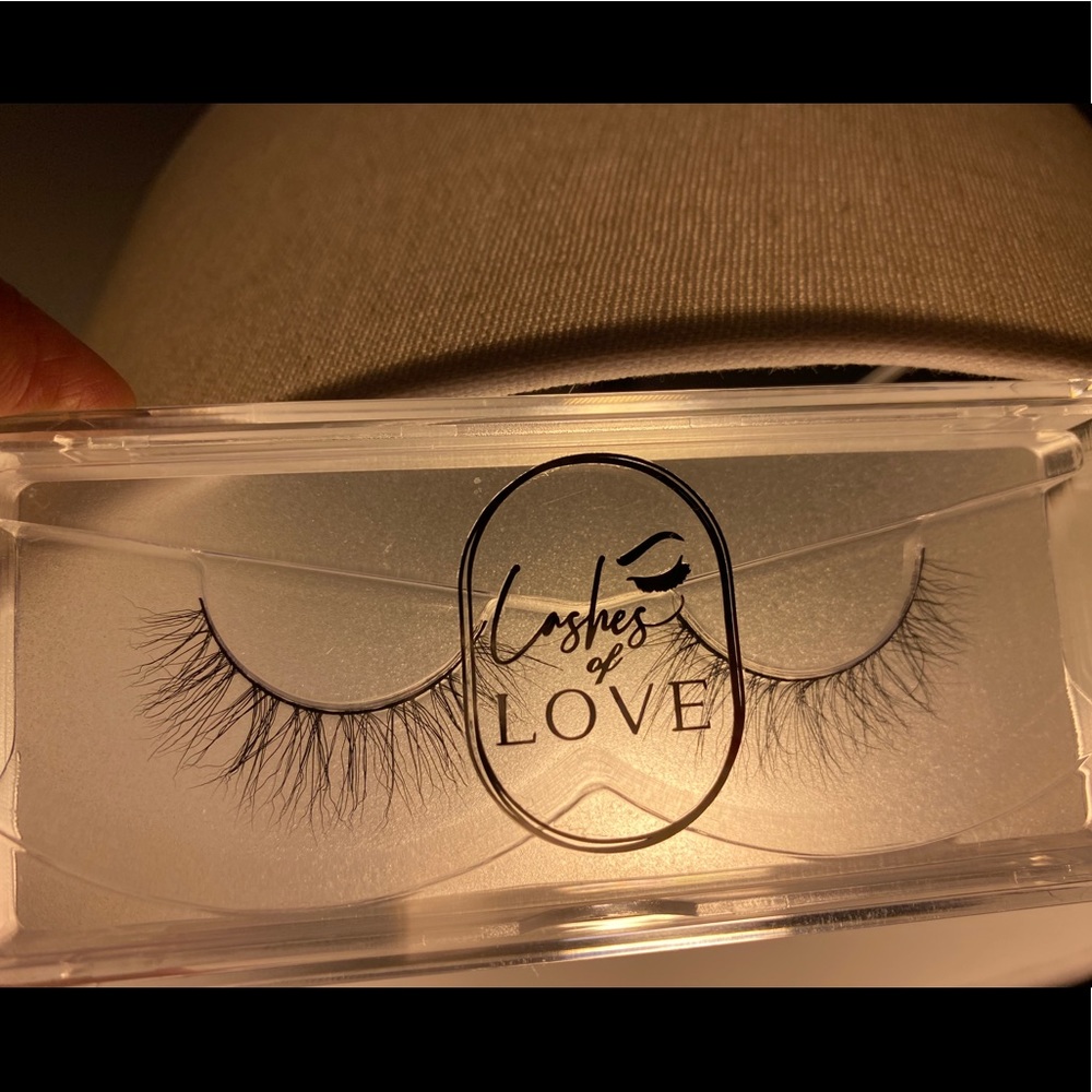 Real Mink Lashes - Picture 2 of 2